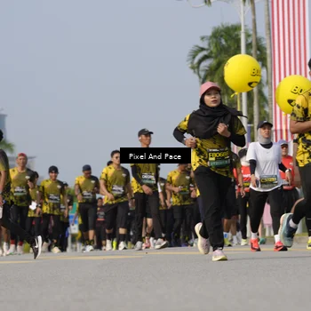 Runner Photo 6477111