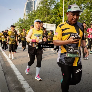 Runner Photo 6480012