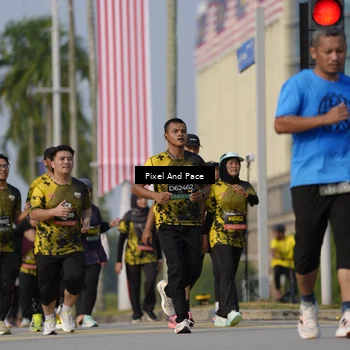 Runner Photo 6480024