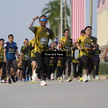 Runner Photo 6480030