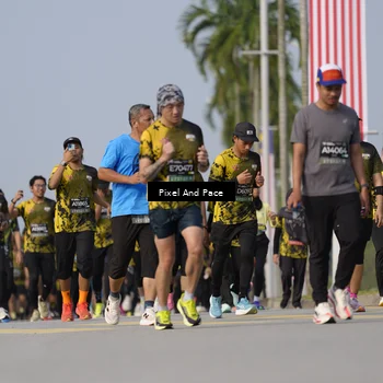 Runner Photo 6480125