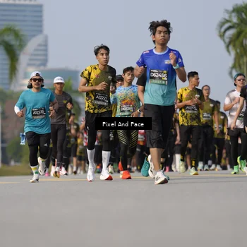 Runner Photo 6480636