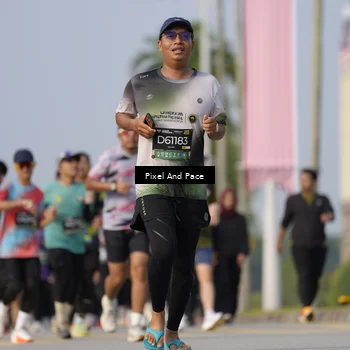 Runner Photo 6480750