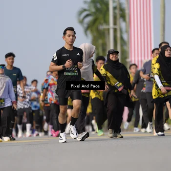 Runner Photo 6481029