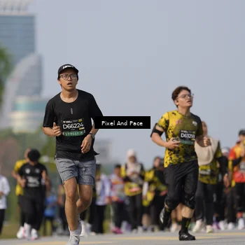 Runner Photo 6481148