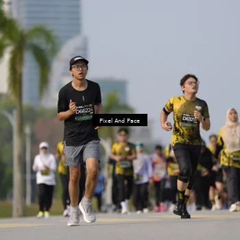 Runner Photo 6481156