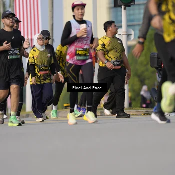 Runner Photo 6481310