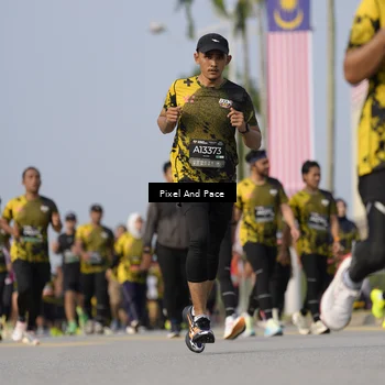 Runner Photo 6481355