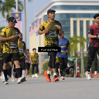 Runner Photo 6481423