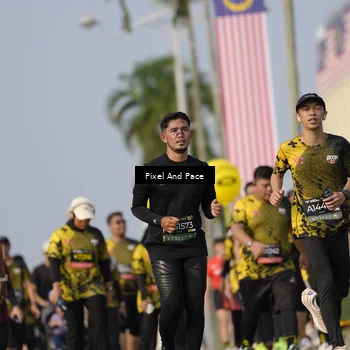 Runner Photo 6481905