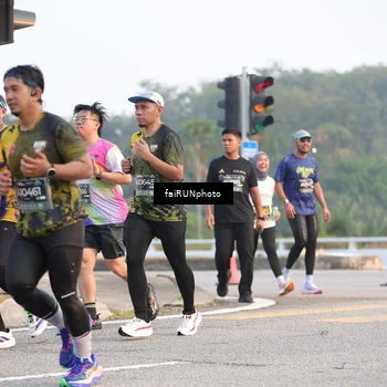 Runner Photo 6482011