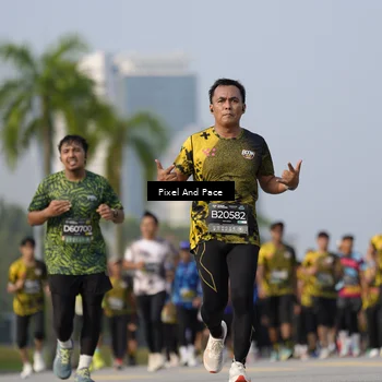 Runner Photo 6482117