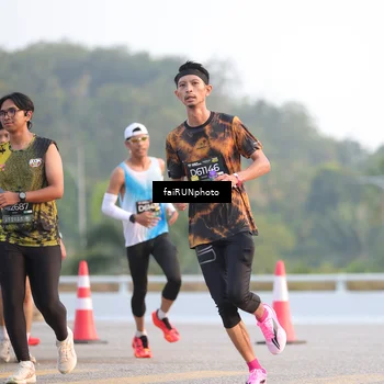 Runner Photo 6483064