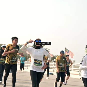Runner Photo 6483107