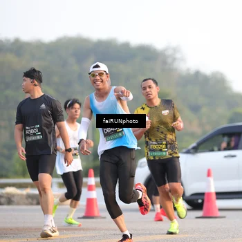Runner Photo 6483143