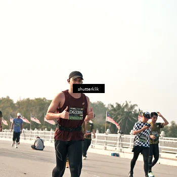 Runner Photo 6483334