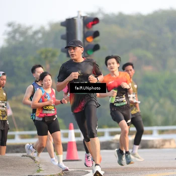 Runner Photo 6483640