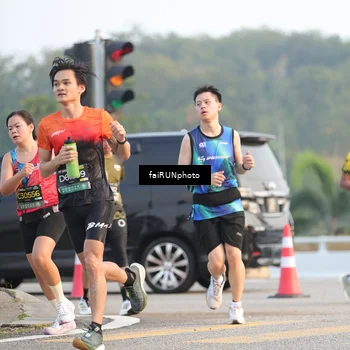 Runner Photo 6483675