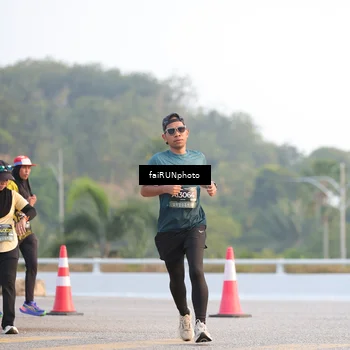 Runner Photo 6484011