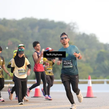Runner Photo 6484012