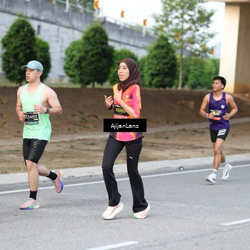 Runner Photo 6484023