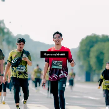 Runner Photo 6484040