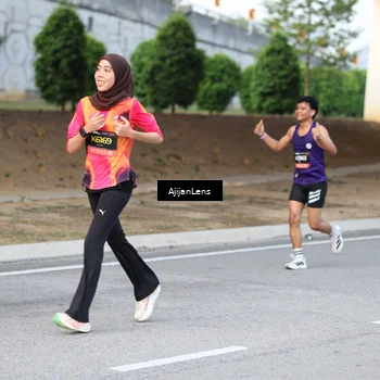 Runner Photo 6484069