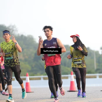 Runner Photo 6484088