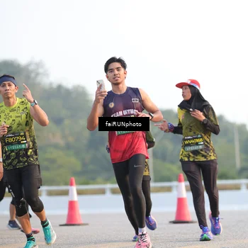 Runner Photo 6484089