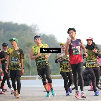 Runner Photo 6484102