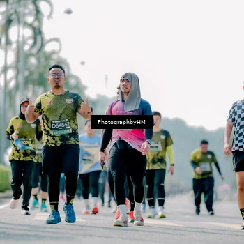 Runner Photo 6484175