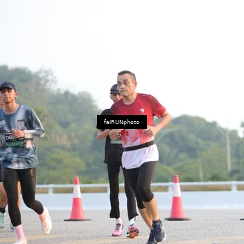 Runner Photo 6484211