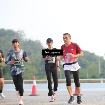 Runner Photo 6484212