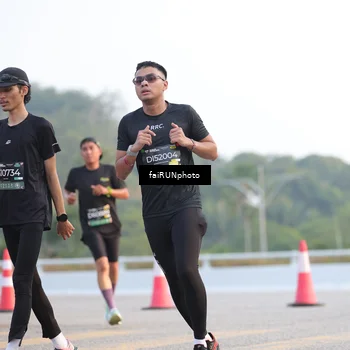 Runner Photo 6484333