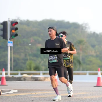 Runner Photo 6484363