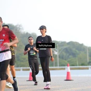 Runner Photo 6484374