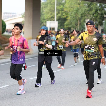 Runner Photo 6484679