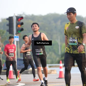 Runner Photo 6484873