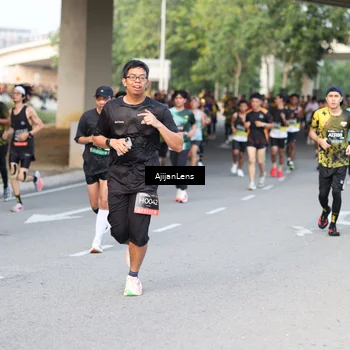 Runner Photo 6484875