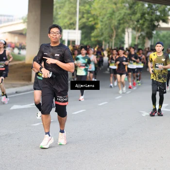 Runner Photo 6484879