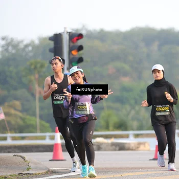 Runner Photo 6484895