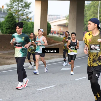 Runner Photo 6484923