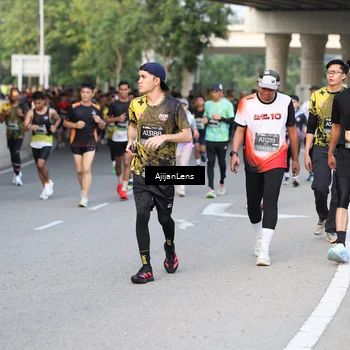 Runner Photo 6484924