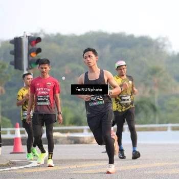 Runner Photo 6484944
