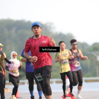 Runner Photo 6486335
