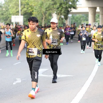 Runner Photo 6487032