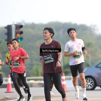 Runner Photo 6487216