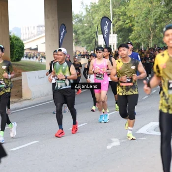 Runner Photo 6487346