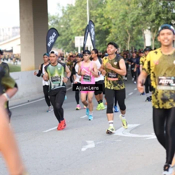 Runner Photo 6487359