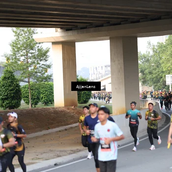 Runner Photo 6487417